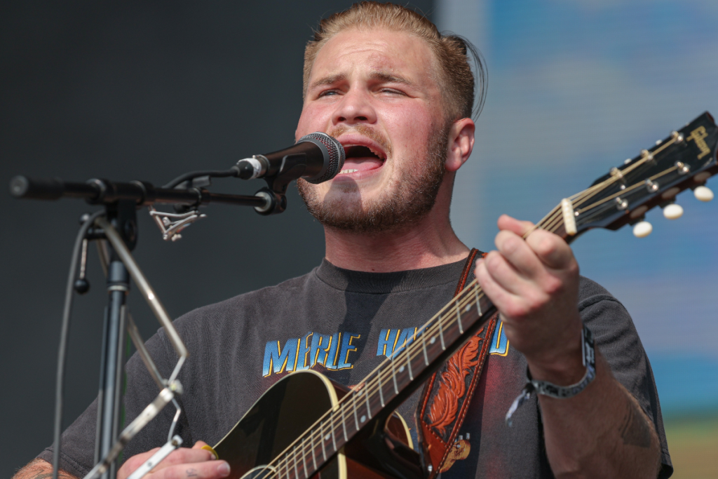 Zach Bryan performs during the Windy City Smokeout on August 5, 2022 in Chicago, Illinois.
