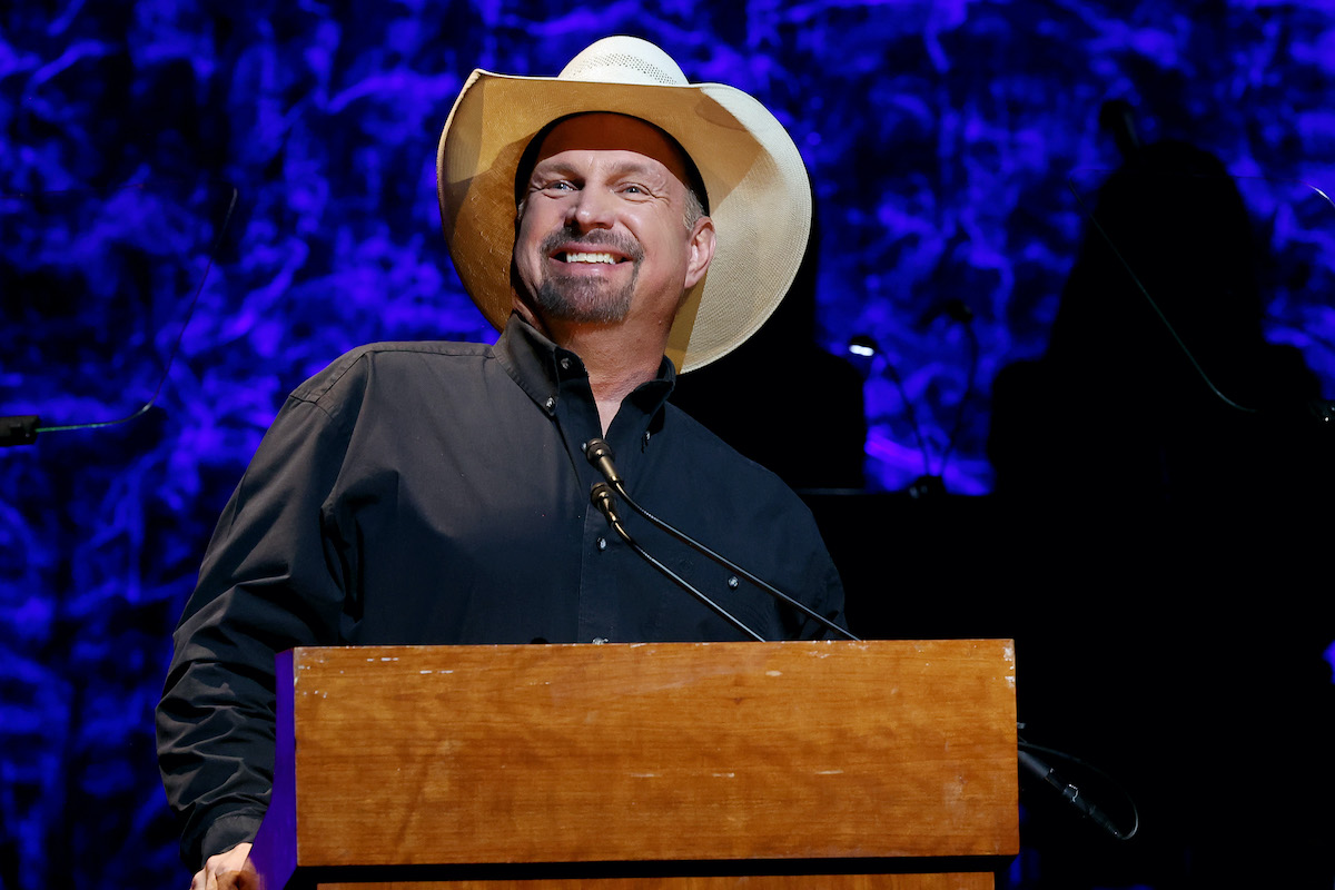 NASHVILLE, TENNESSEE - OCTOBER 16: Garth Brooks speaks onstage at the class of 2022 Medallion Ceremony at Country Music Hall of Fame and Museum on October 16, 2022 in Nashville, Tennessee.