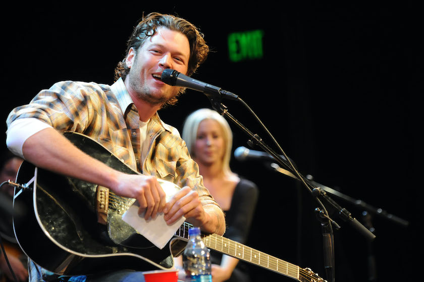DICKSON, TN - MARCH 31: Recording artist Blake Shelton performs at the Craig Morgan Charity Event acoustic concert at the Renaissance Center March 31, 2009 in Dickson, Tennessee. 