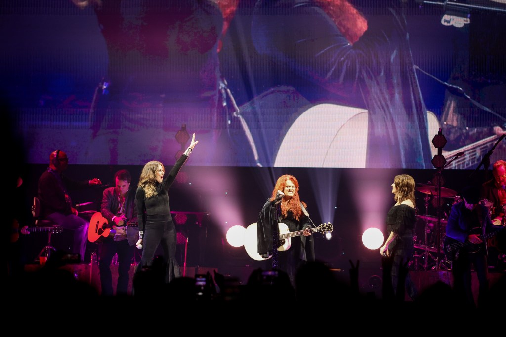 Wynonna Judd, Faith Hill, Martina McBride perform at Lexington's Rupp Arena