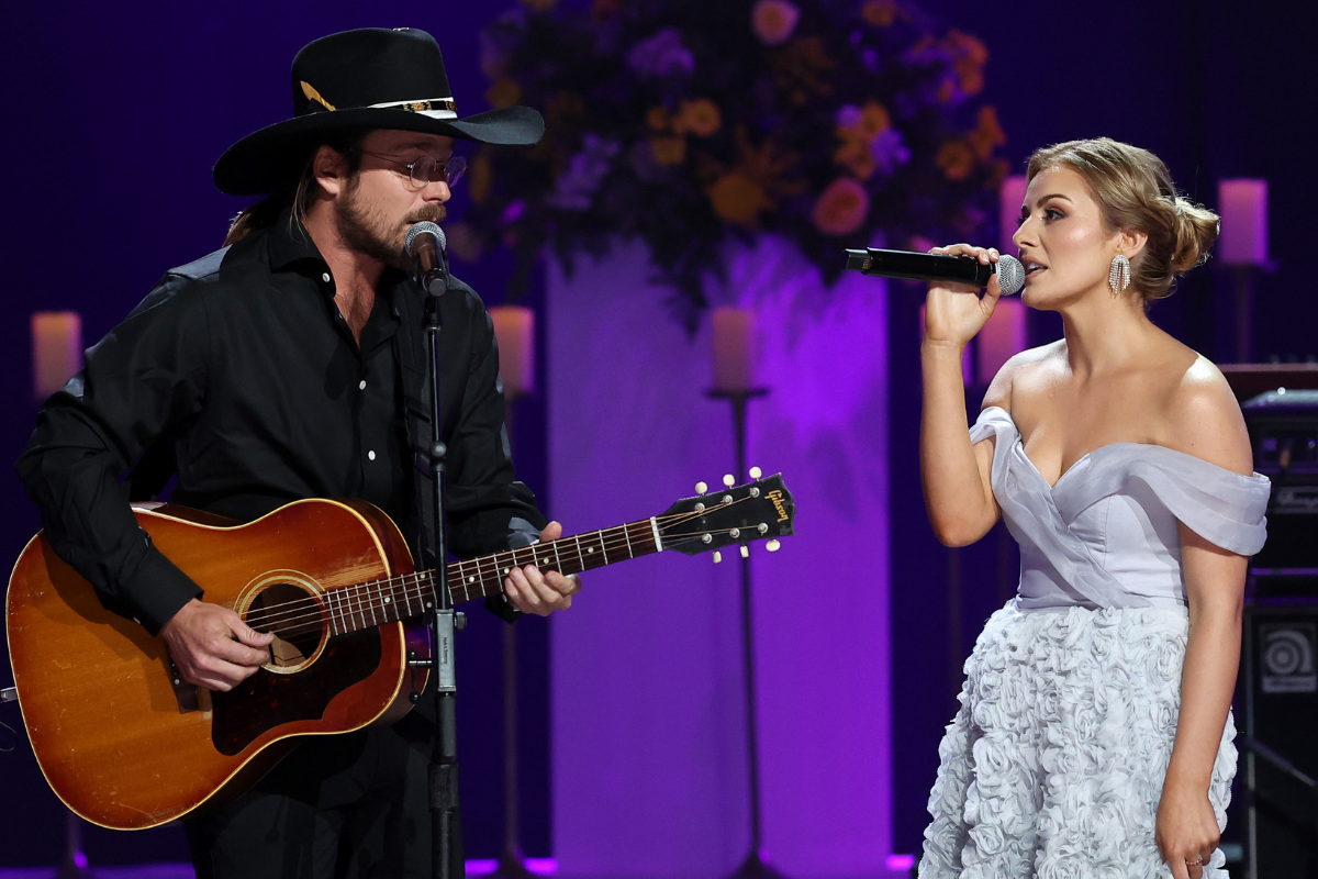 Lukas Nelson and Emmy Russell perform during Loretta Lynn memorial concert