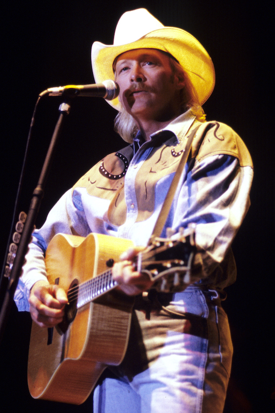 MOUNTAIN VIEW, CA - AUGUST 4: Alan Jackson performs at Shoreline Amphitheatre on August 4, 1994 in Mountain View California. 