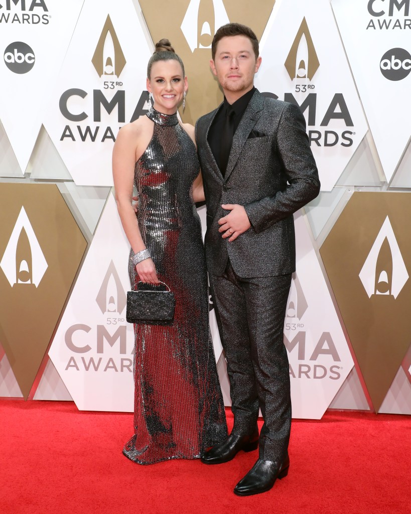  Gabi Dugal and Scotty McCreery attend the 53nd annual CMA Awards at Bridgestone Arena on November 13, 2019 in Nashville, Tennessee. 