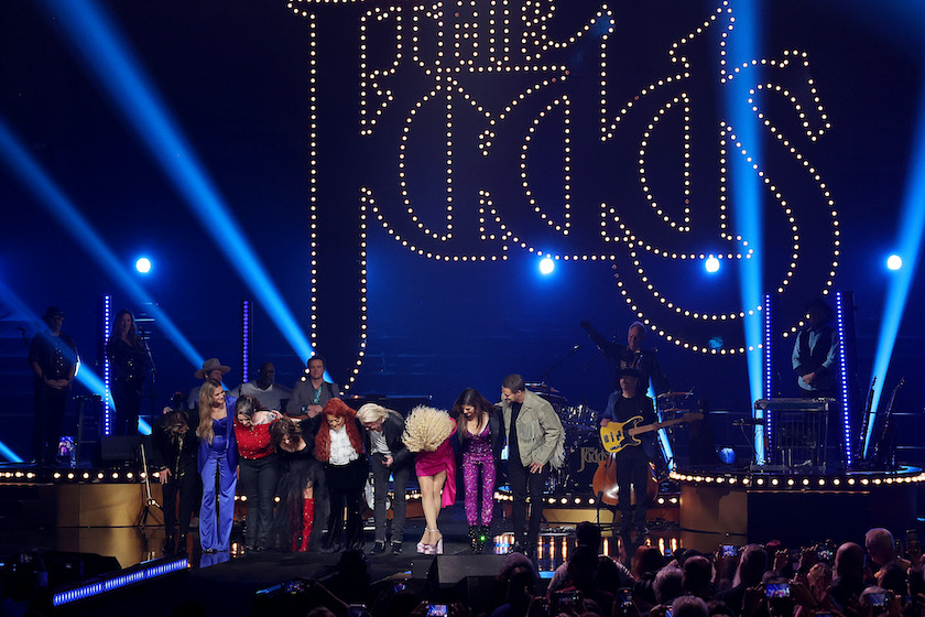 MURFREESBORO, TENNESSEE - NOVEMBER 03: (L-R) Brandi Carlile, Kelsea Ballerini, Ashley McBryde, Martina McBride, Wynonna, Phillip Sweet, Kimberly Schlapman, Karen Fairchild, and Jimi Westbrook take a bow onstage during The Judds Love Is Alive The Final Concert Featuring Wynonna at Murphy Center at Middle Tennessee State University on November 03, 2022 in Murfreesboro, Tennessee.