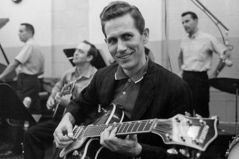 UNSPECIFIED - CIRCA 1970: Photo of Chet Atkins