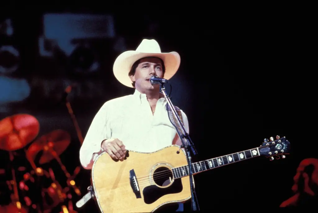 Ebet Roberts/Getty Images) UNITED STATES - JANUARY 01: USA Photo of George STRAIT