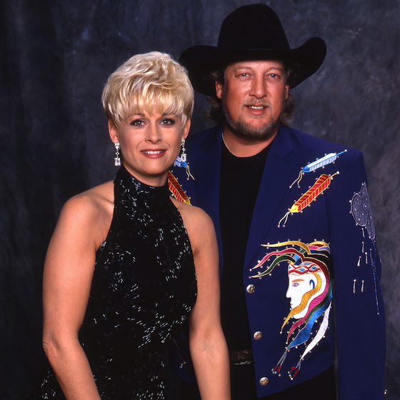 NASHVILLE - OCTOBER 10: Country singer and songwriter John Anderson and Lori Morgan backstage the CMA Awards Show Backstage October 10, 1988 in Nashville, Tennessee. 