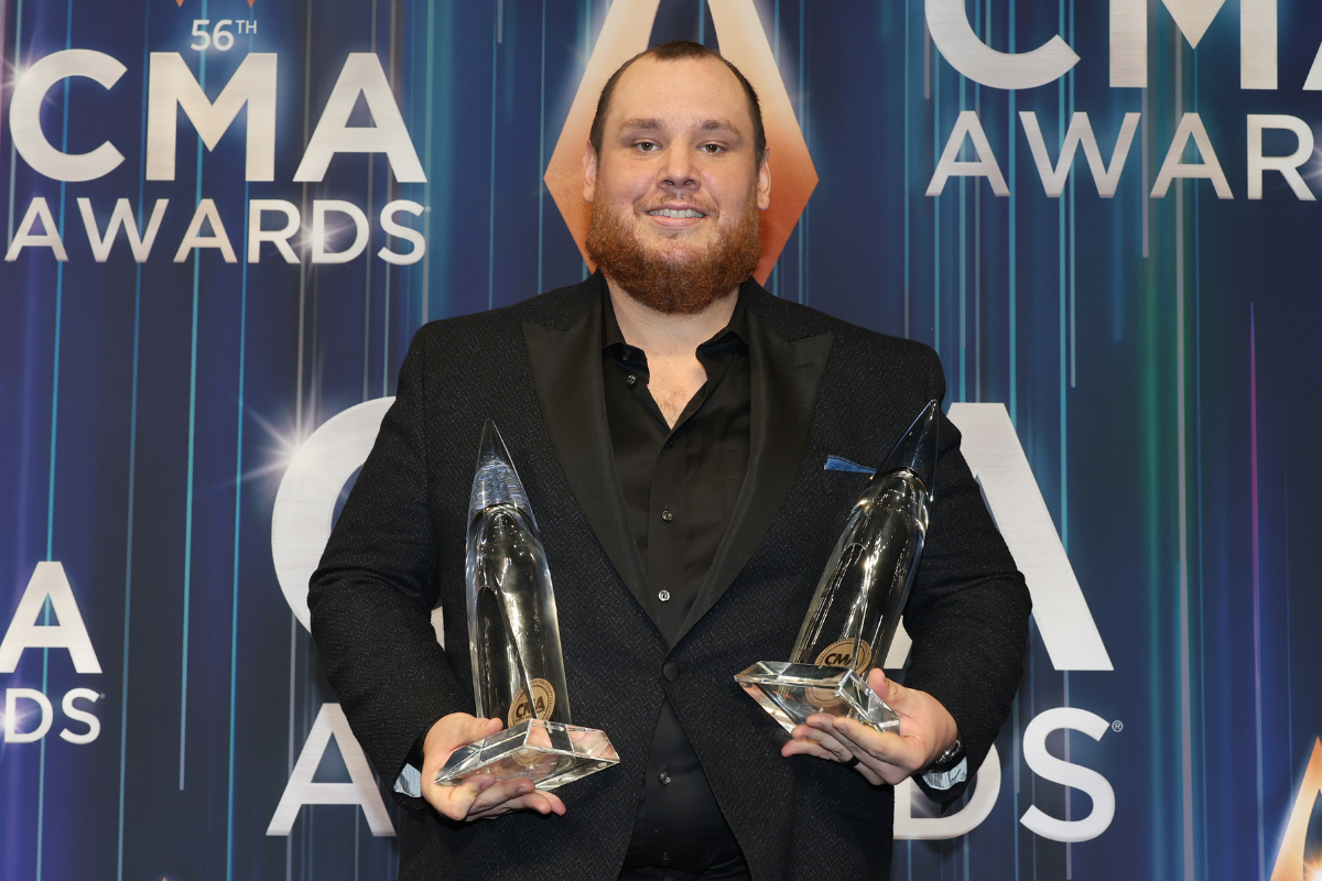 Entertainer of the Year and Album of the Year winner Luke Combs poses in the press room during The 56th Annual CMA Awards at Bridgestone Arena on November 09, 2022 in Nashville, Tennessee.