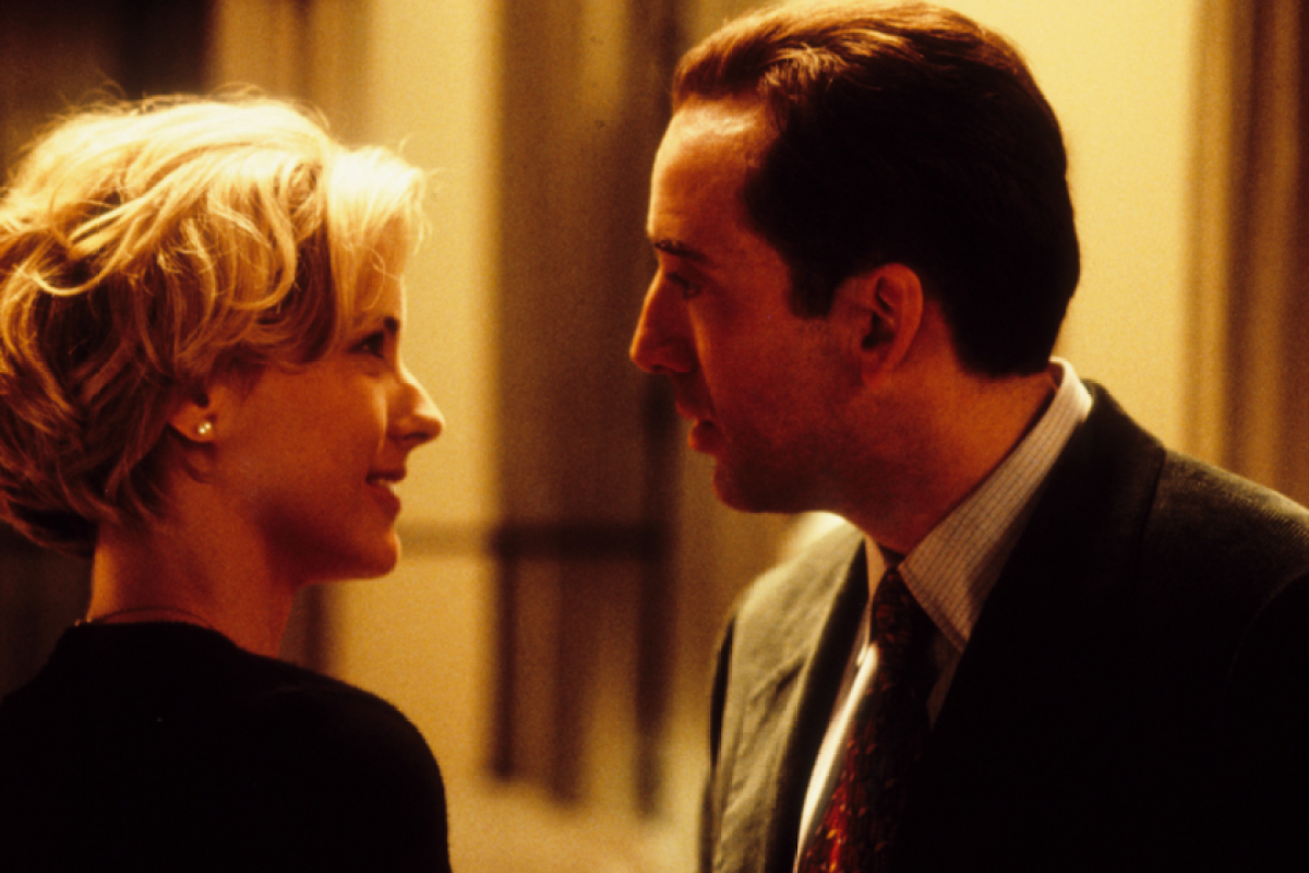 Nicolas Cage and Téa Leoni in The Family Man (2000)