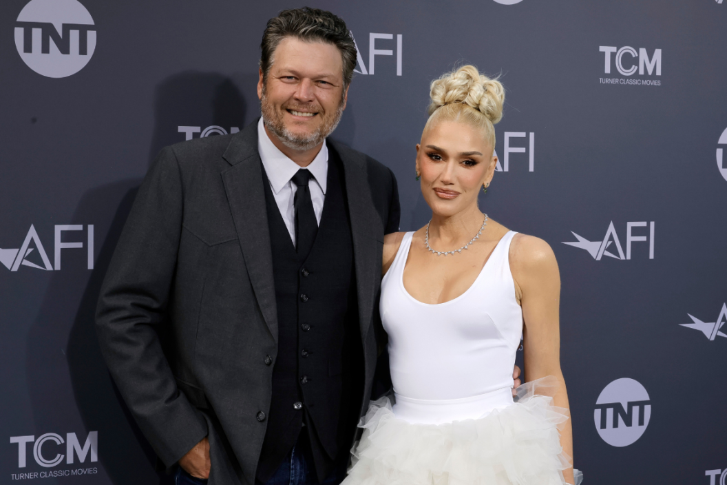 HOLLYWOOD, CALIFORNIA - JUNE 09: (L-R) Blake Shelton and Gwen Stefani attend the 48th Annual AFI Life Achievement Award Honoring Julie Andrews at Dolby Theatre on June 09, 2022 in Hollywood, California. (Photo by Kevin Winter/Getty Images for TNT)