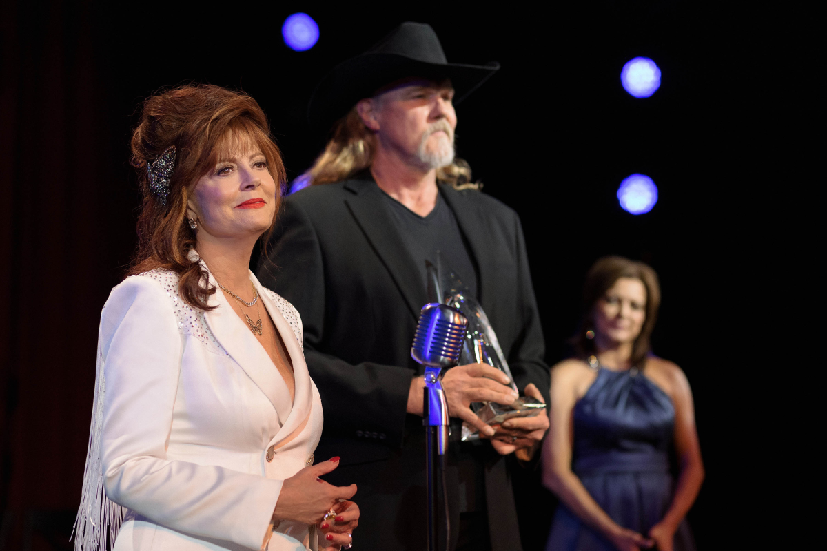 Susan Sarandon and Trace Adkins in 'Monarch'