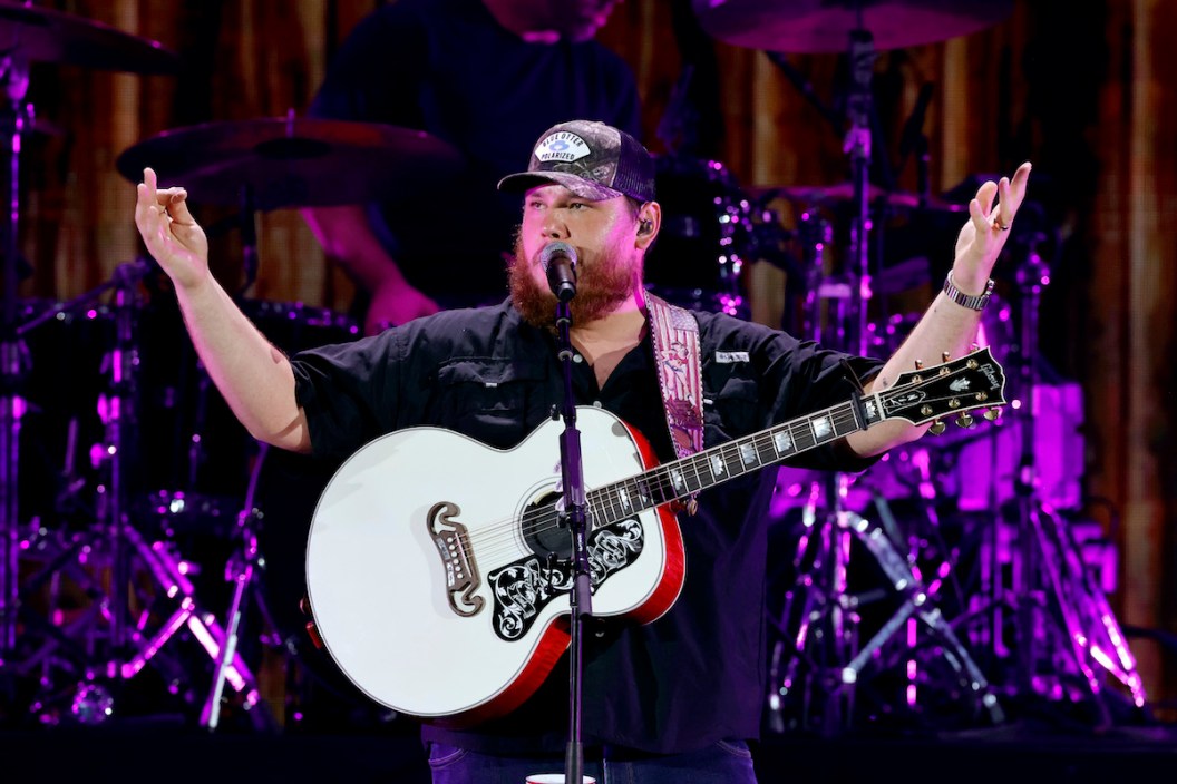 LAS VEGAS, NEVADA - SEPTEMBER 24: (FOR EDITORIAL USE ONLY) Luke Combs performs onstage during the 2022 iHeartRadio Music Festival at T-Mobile Arena on September 24, 2022 in Las Vegas, Nevada.