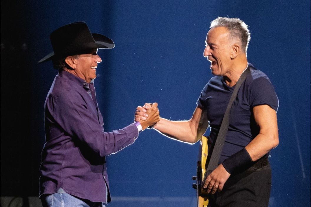 George Strait introduces Bruce Springsteen