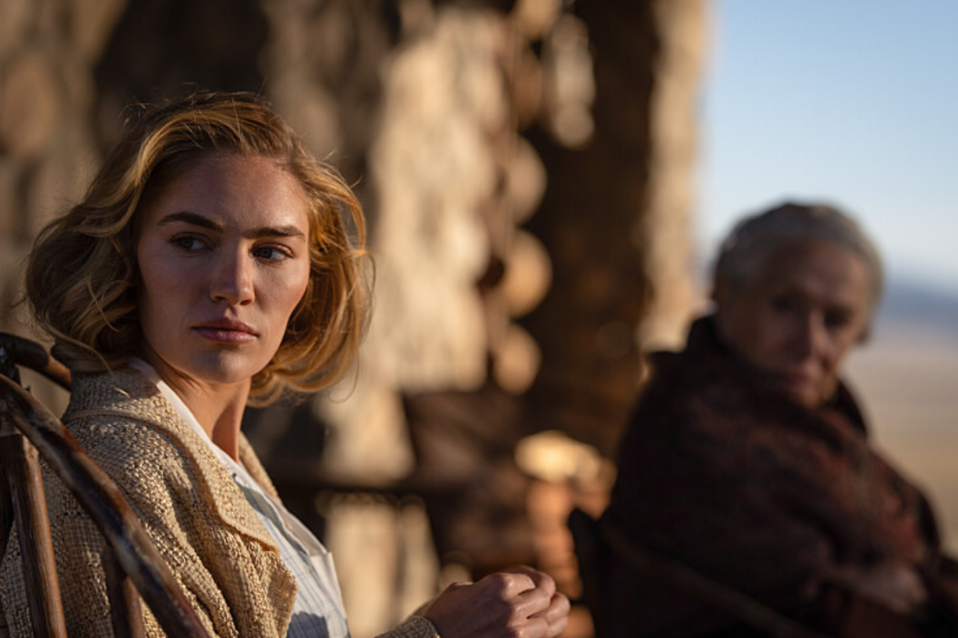 Michelle Randolph as Elizabeth and Helen Mirren as Cara Dutton of the Paramount+ series 1923. Photo Cr: Christopher Saunders/Paramount+ © 2022 Viacom International Inc. All Rights Reserved.