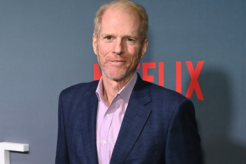  Noah Emmerich attends the New York special screening of Netflix's "The Good Nurse" on October 18, 2022 in New York City