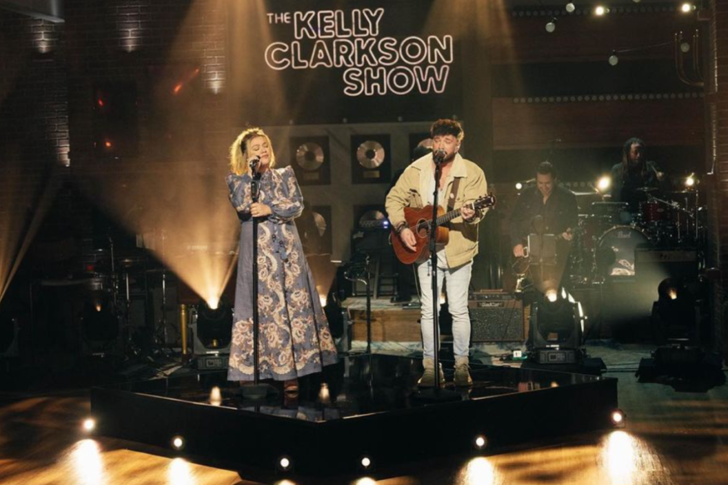 Kelly Clarkson and Corey Ward perform live on 'The Kelly Clarkson Show' on Feb. 16. (Corey Ward via Instagram)