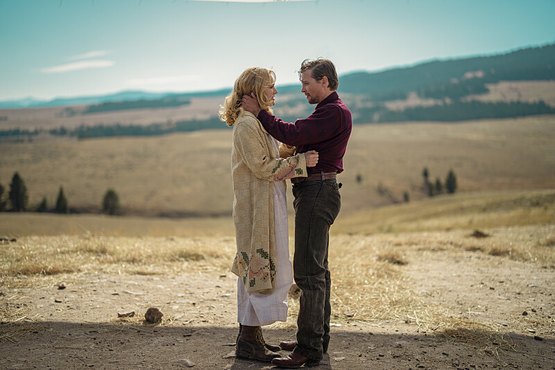 Michelle Randolph as Elizabeth and Darren Mann as Jack Dutton of the Paramount+ series 1923. Photo Cr: Christopher Saunders/Paramount+ © 2022 Viacom International Inc. All Rights Reserved.