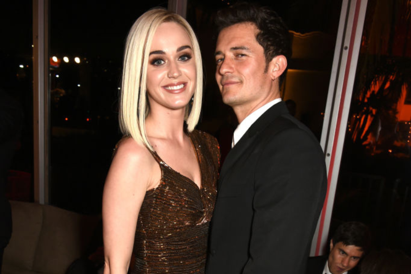 BEVERLY HILLS, CA - FEBRUARY 26: (EXCLUSIVE ACCESS, SPECIAL RATES APPLY) Singer Katy Perry (L) and actor Orlando Bloom attend the 2017 Vanity Fair Oscar Party hosted by Graydon Carter at Wallis Annenberg Center for the Performing Arts on February 26, 2017 in Beverly Hills, California.