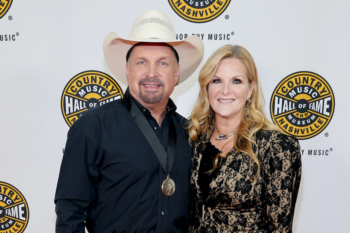 NASHVILLE, TENNESSEE - OCTOBER 16: Garth Brooks and Trisha Yearwood attend the class of 2022 Medallion Ceremony at Country Music Hall of Fame and Museum on October 16, 2022 in Nashville, Tennessee.