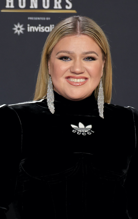 Kelly Clarkson Adidas Gucci PHOENIX, ARIZONA - FEBRUARY 09: Kelly Clarkson attends the 12th annual NFL Honors at Symphony Hall on February 09, 2023 in Phoenix, Arizona.