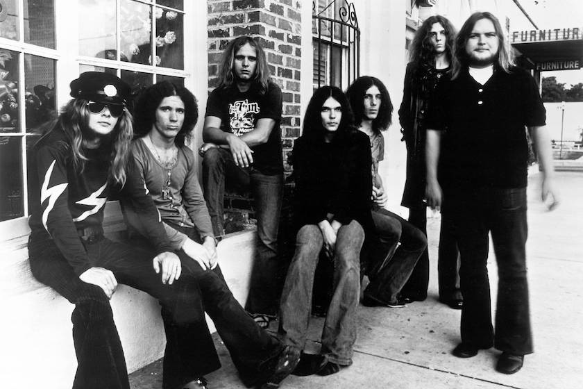 UNSPECIFIED - JANUARY 01: Photo of Leon WILKESON and Ed KING and Gary ROSSINGTON and Billy POWELL and LYNYRD SKYNYRD and Ronnie VAN ZANT and Allen COLLINS; L-R: Leon Wilkeson, Billy Powell, Ronnie Van Zant, Gary Rossington, Bob Burns, Allen Collins, Ed King - posed, group shot 