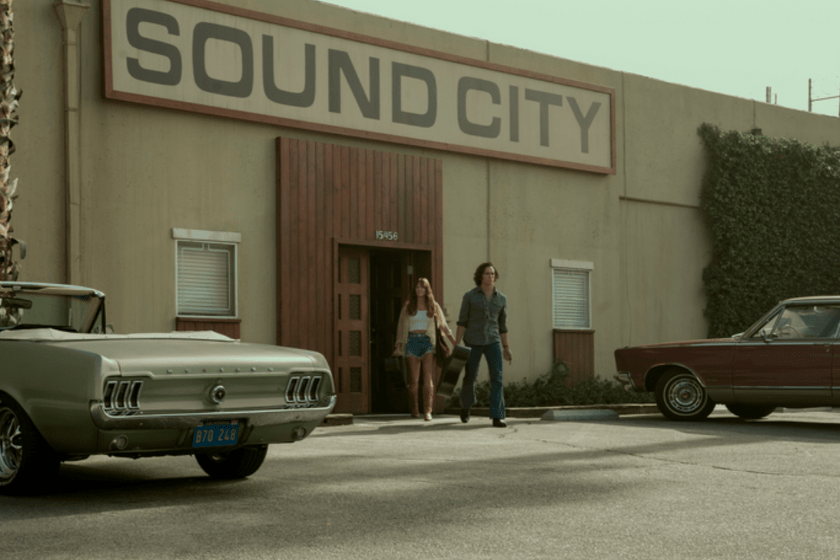 Riley Keough (Daisy Jones), Sam Claflin (Billy Dunne)