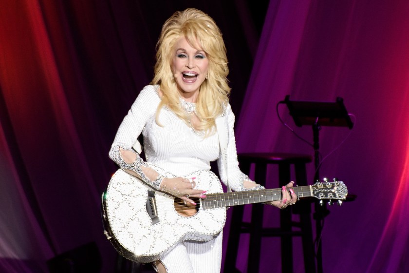 HIGHLAND PARK, IL - AUGUST 07: Dolly Parton performs during the Pure & Simple tour on August 7, 2016 in Chicago, Illinois.