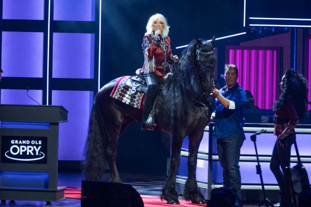 Tanya Tucker rides horse onto Grand Ole Opry stage