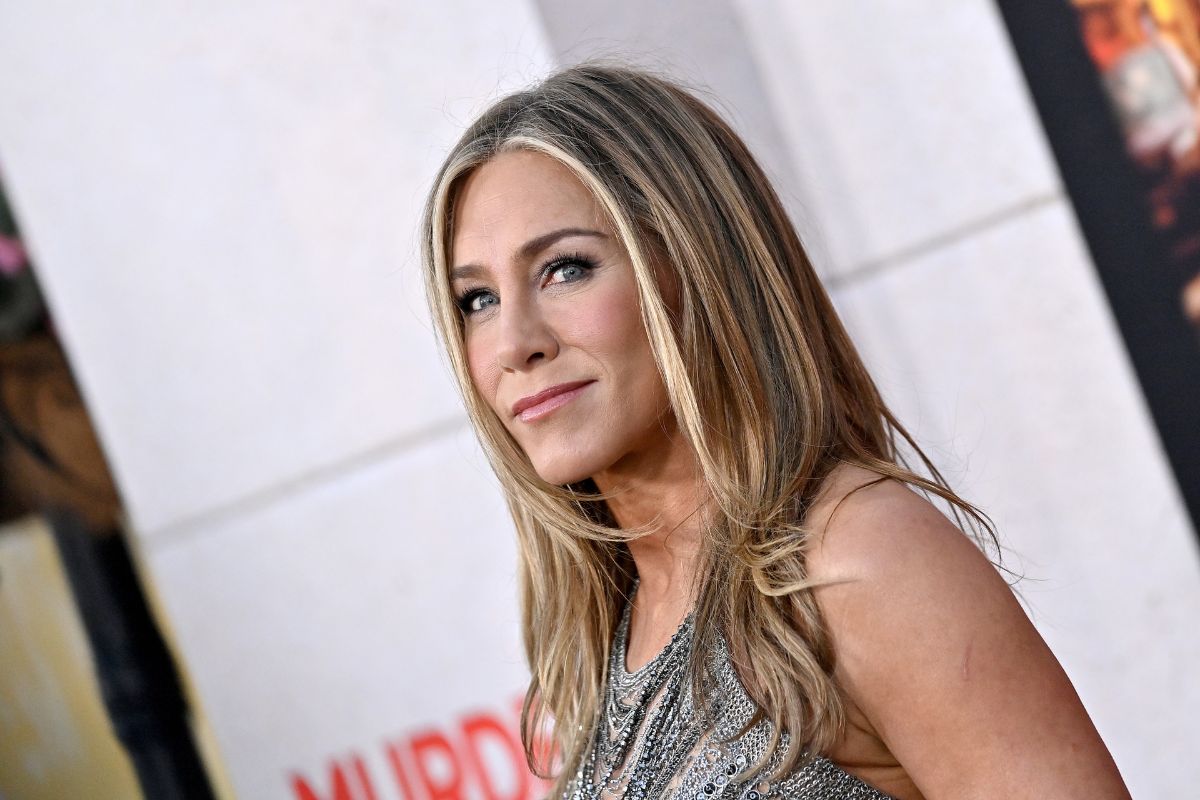 Jennifer Aniston Shows Off Her Graying Hair in New Video