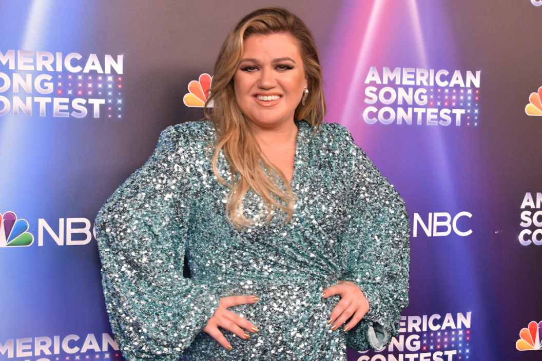 Kelly Clarkson attends NBC's "American Song Contest" Week 3 Red Carpet at Universal Studios Hollywood on April 04, 2022 in Universal City, California.