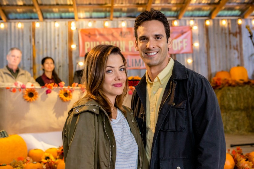 Julie Gonzalo, Eric Aragon in 'Pumpkin Pie Wars'