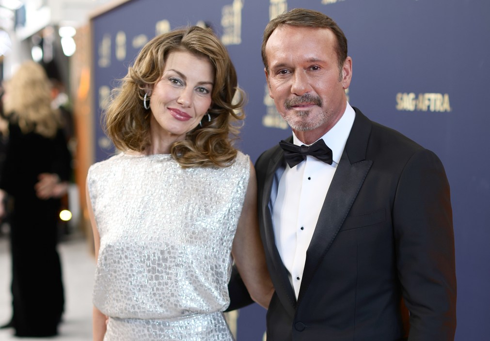 SANTA MONICA, CALIFORNIA - FEBRUARY 27: Faith Hill and Tim McGraw attend the 28th Screen Actors Guild Awards at Barker Hangar on February 27, 2022 in Santa Monica, California.
