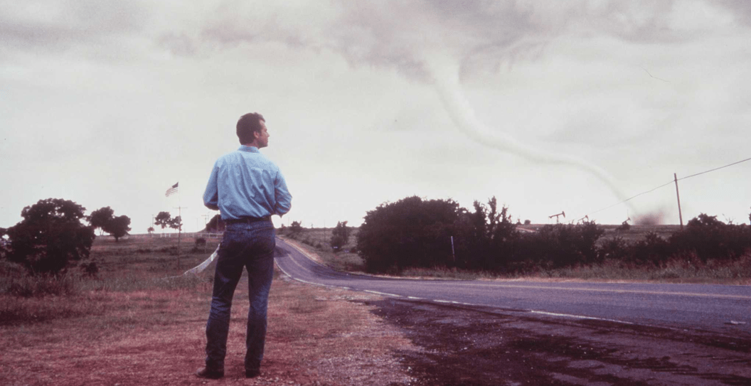 1996 BILL PAXTON AND HELEN HUNT AS JO HARDING IN THE ACTION THRILLER "TWISTER"
