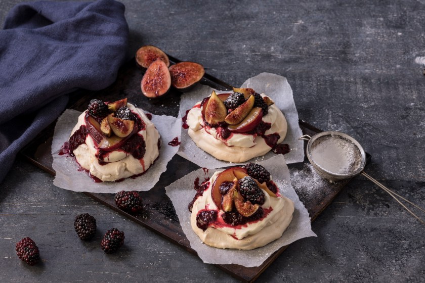 https://www.greatbritishchefs.com/recipes/autumn-fruit-pavlova-recipe