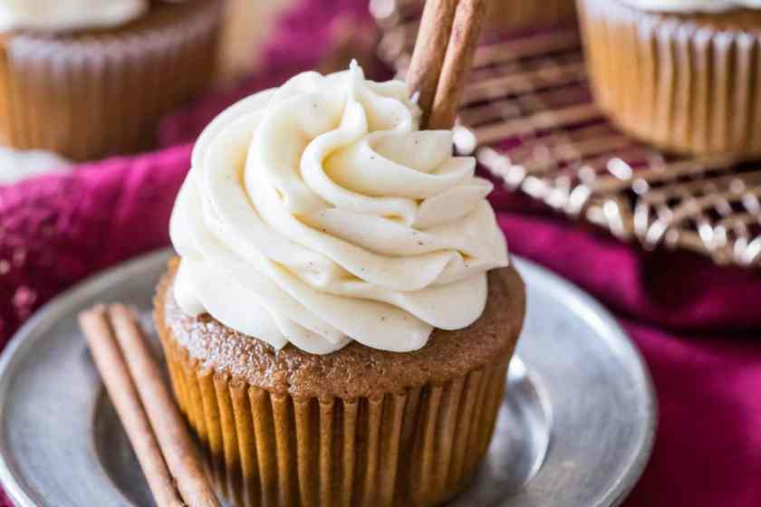 https://sugarspunrun.com/gingerbread-cupcakes