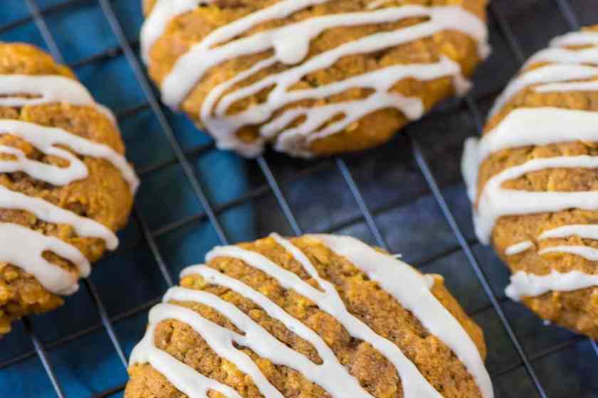 https://www.wellplated.com/pumpkin-oatmeal-cookies