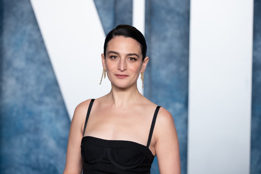 BEVERLY HILLS, CALIFORNIA - MARCH 12: Jenny Slate arrives at the Vanity Fair Oscar Party hosted by Radhika Jones at Wallis Annenberg Center for the Performing Arts on March 12, 2023 in Beverly Hills, California.
