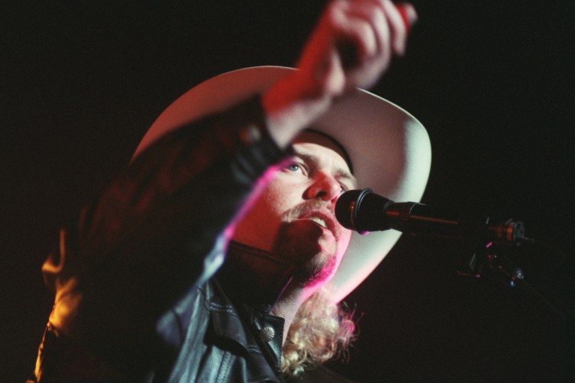 CA.Singers/Toby.RDL (kodak) Country singer Toby Keith performs at the Pond in Anaheim. TIMES