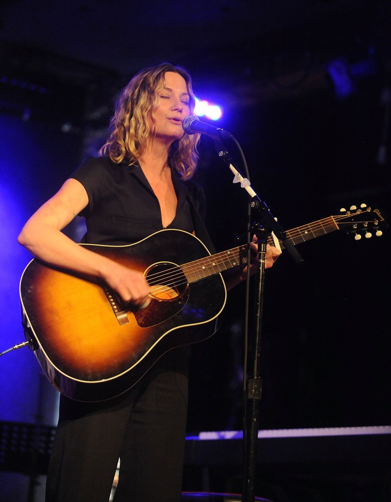 NEW YORK, NY - JANUARY 04: Singer Jennifer Nettles of Sugarland performs at the Fundraiser For Church Street School For Music And Art at City Winery on January 4, 2017 in New York City. 