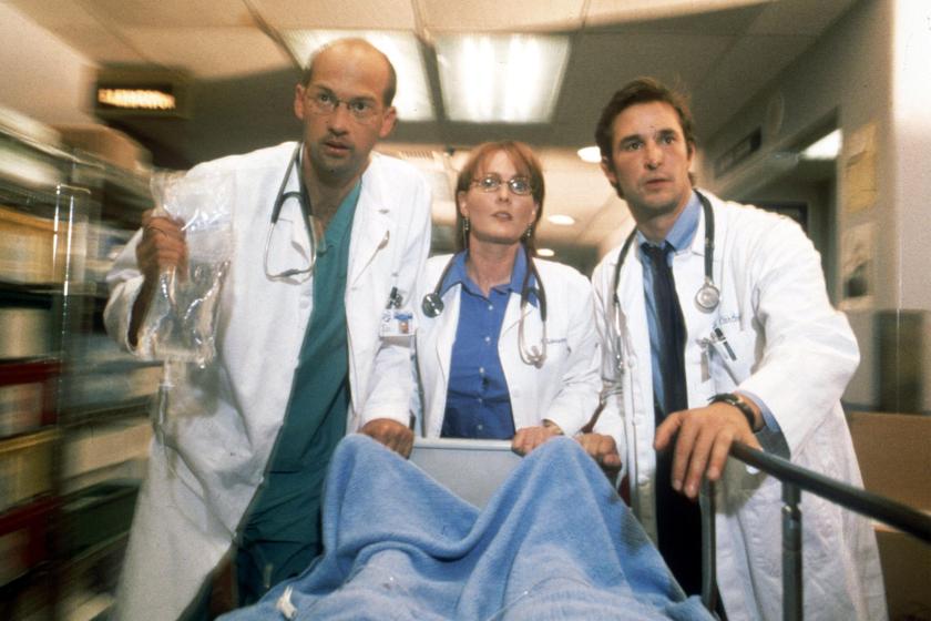 385098 01: Cast members (from left to right): Anthony Edwards, Laura Innes and Noah Wyle act in scene in NBC's primetime drama series "ER", year VII.