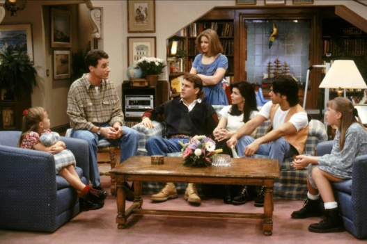 Top 10 Most Iconic Living Rooms From Your Favorite TV Shows