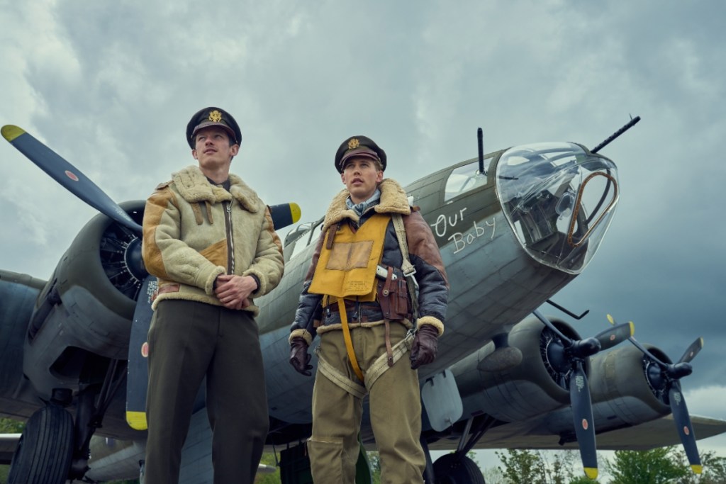 Callum Turner and Austin Butler in 'Masters of the Air' Episode 1. (Apple TV+)