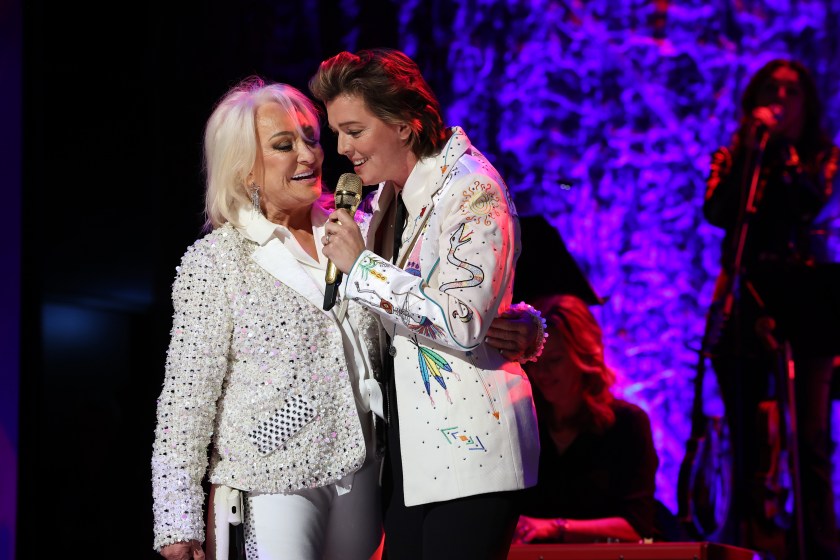 NASHVILLE, TENNESSEE - OCTOBER 22: (EDITORIAL USE ONLY) Honoree, Tanya Tucker joins Brandi Carlile onstage during the Class of 2023 Medallion Ceremony at Country Music Hall of Fame and Museum on October 22, 2023 in Nashville, Tennessee. 