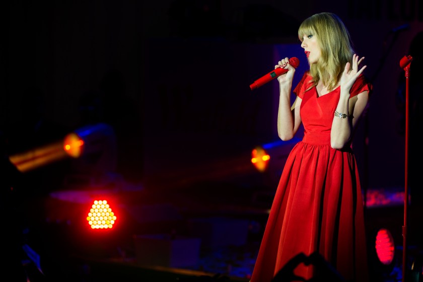 LONDON, ENGLAND - NOVEMBER 06: Taylor Swift performs live after switching on the Christmas lights at Westfield London, White City on November 6, 2012 in London, England.