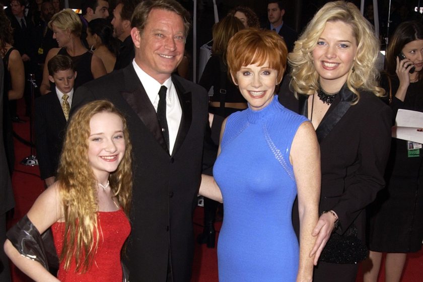Scarlett Pomers, Reba McEntire, & Melissa Peterman from the show, Reba, arrive at the 28th Annual People's Choice Awards at the Pasadena Civic Auditorium in Pasadena, California.