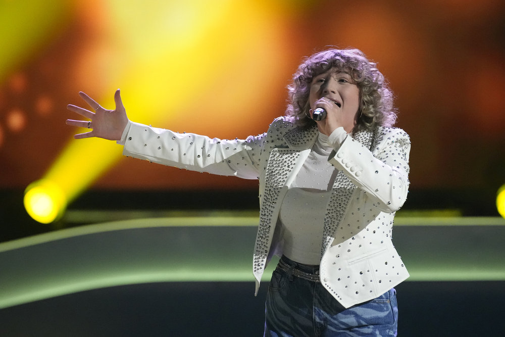 THE VOICE -- "The Blind Auditions Part 4" Episode 2404 -- Pictured: Laura Williams --