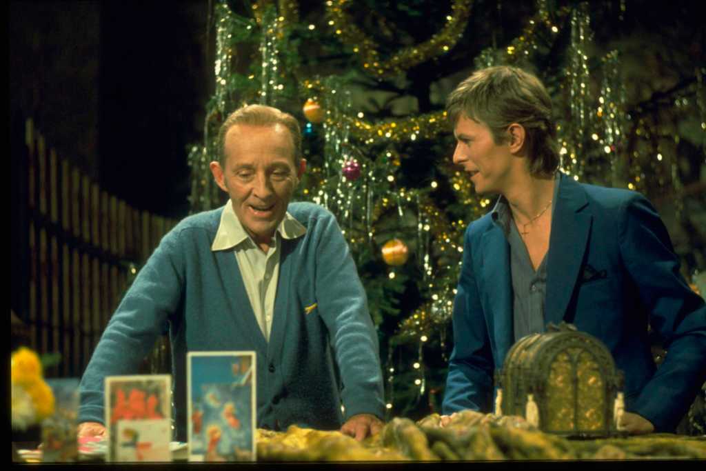 Singers Bing Crosby (L) and David Bowie performing a medley of the songs 'Little Drummer Boy' and 'Peace On Earth'.