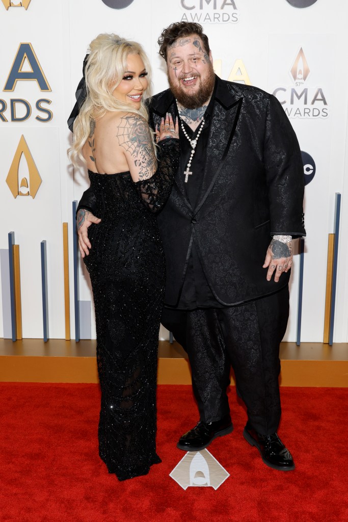 NASHVILLE, TENNESSEE - NOVEMBER 08: EDITORIAL USE ONLY (L-R) Bunnie XO and Jelly Roll attend the 57th Annual CMA Awards at Bridgestone Arena on November 08, 2023 in Nashville, Tennessee. 