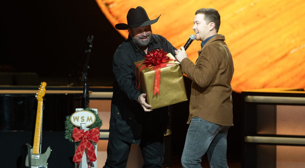 Scotty McCreery invited to become a member of the Grand Ole Opry by Garth Brooks