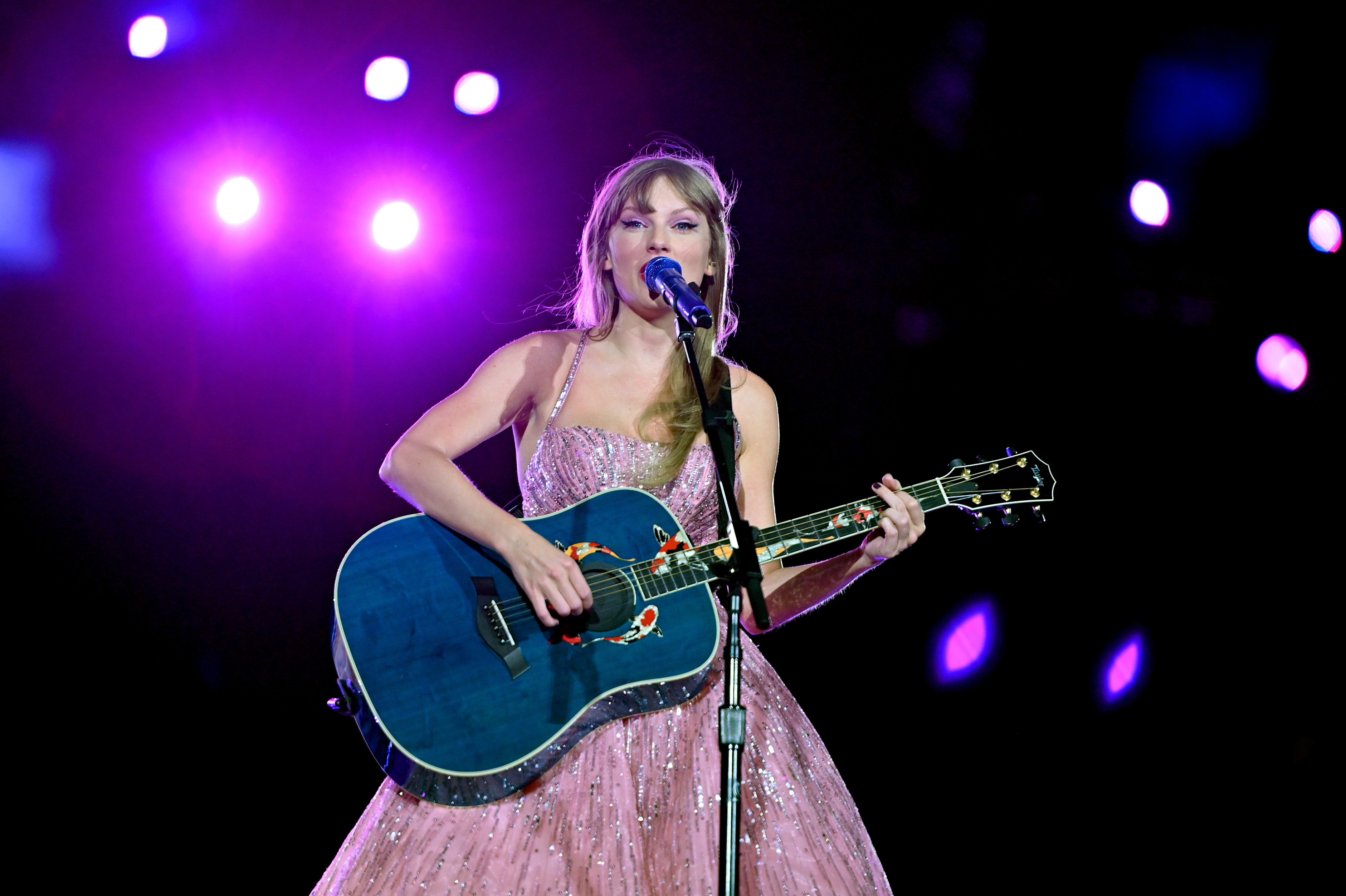 DENVER, COLORADO - JULY 14: EDITORIAL USE ONLY. NO BOOK COVERS. Taylor Swift performs onstage during "Taylor Swift | The Eras Tour" at Empower Field At Mile High on July 14, 2023 in Denver, Colorado.